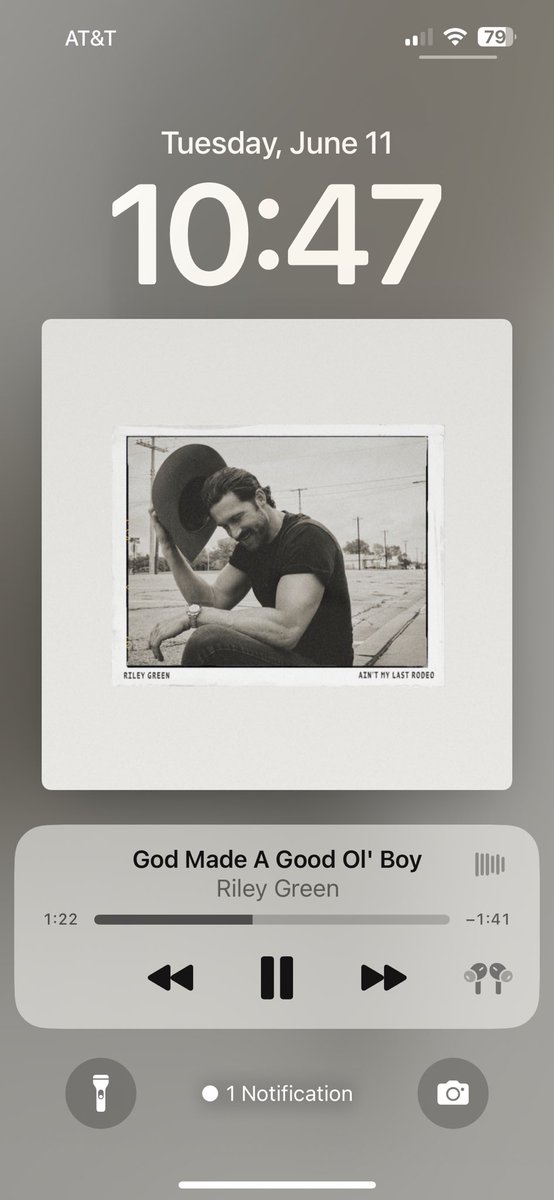 RickAnderson197's tweet photo. Even leg day can’t stop me from listening to Riley Green all day everyday this summer. Cheers gents #SouthernMan #GoodOlBoy https://t.co/LRMMJm5kjK
