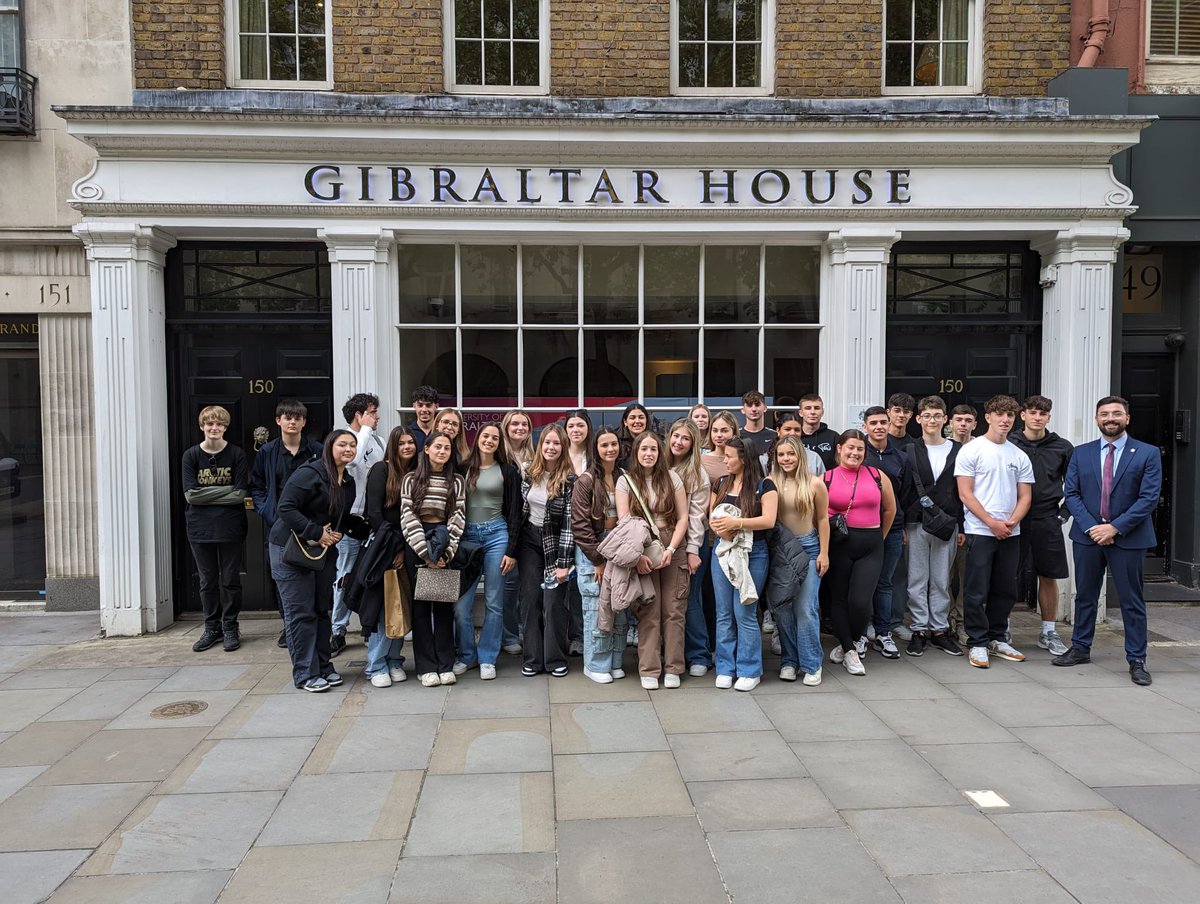 This afternoon we welcomed students from Bayside Comprehensive School to Gibraltar House. 

They were given a talk on the work carried out by the office in London, followed by a Q&amp;A with Deputy Head of Mission Ty Duarte and Political Officer Guy Dumas. 

#Gibraltar 🇬🇮