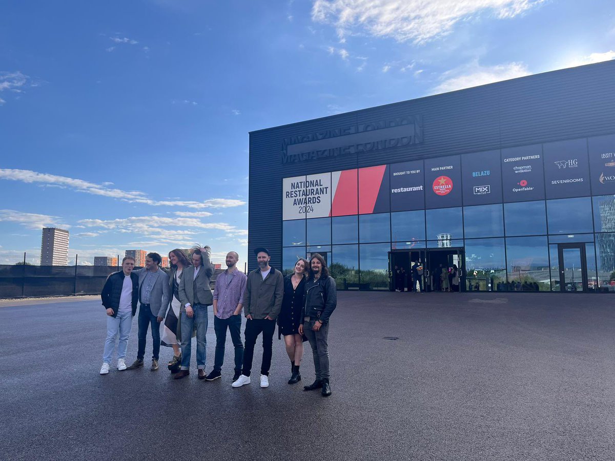 Manifest tweet media