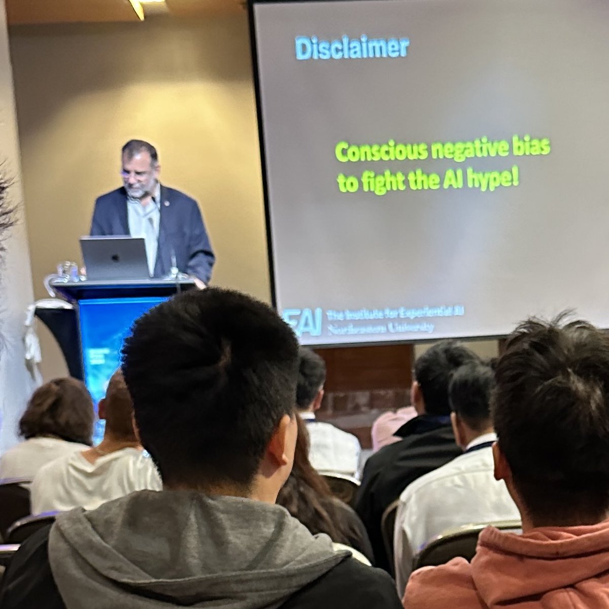 El disclaimer está bueno