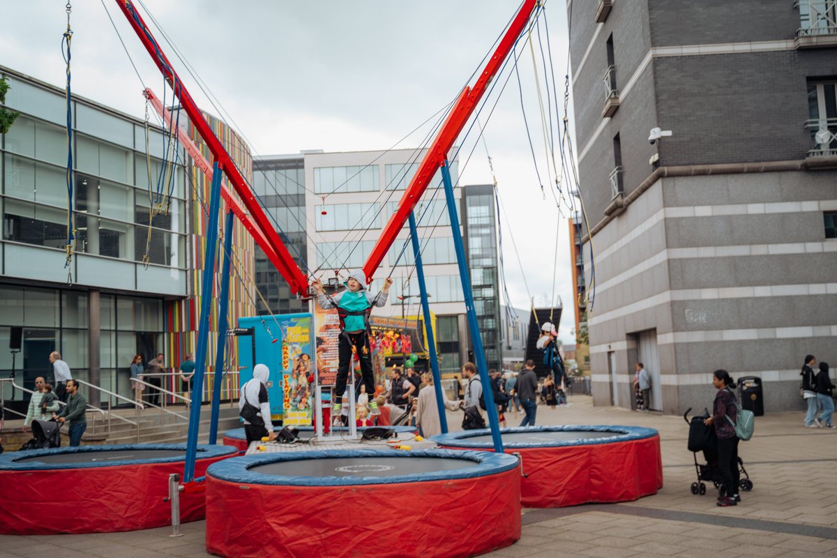 LeedsDock's tweet photo. Experience the Waterfront Festival at Leeds Dock!

Don't miss the Dragon Boat Race on Saturday 29 June, 10am-5pm, with 25 teams and fancy dress prizes! Enjoy music, rides, street food, and boat races from 29-30 June. FREE for all ages.

More info: https://t.co/16P2KJiPli https://t.co/byahdYwHew
