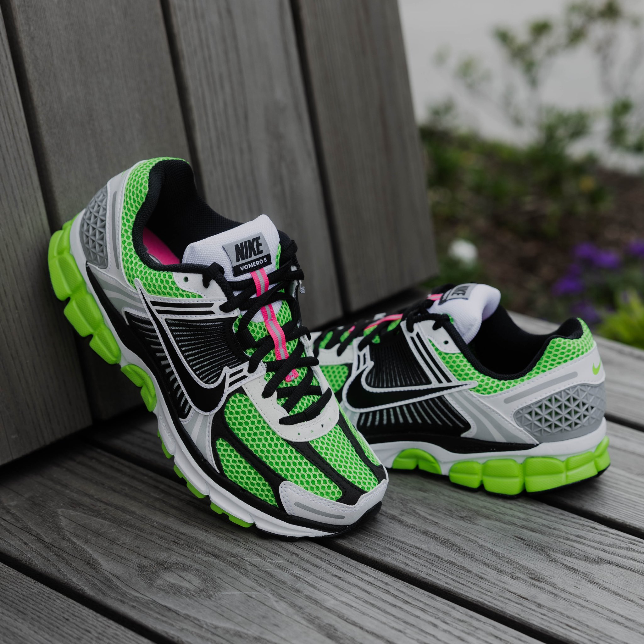 Nike zoom vomero 5 electric green black 2025