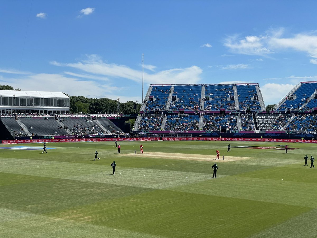 YALL GUESS WHERE I AM