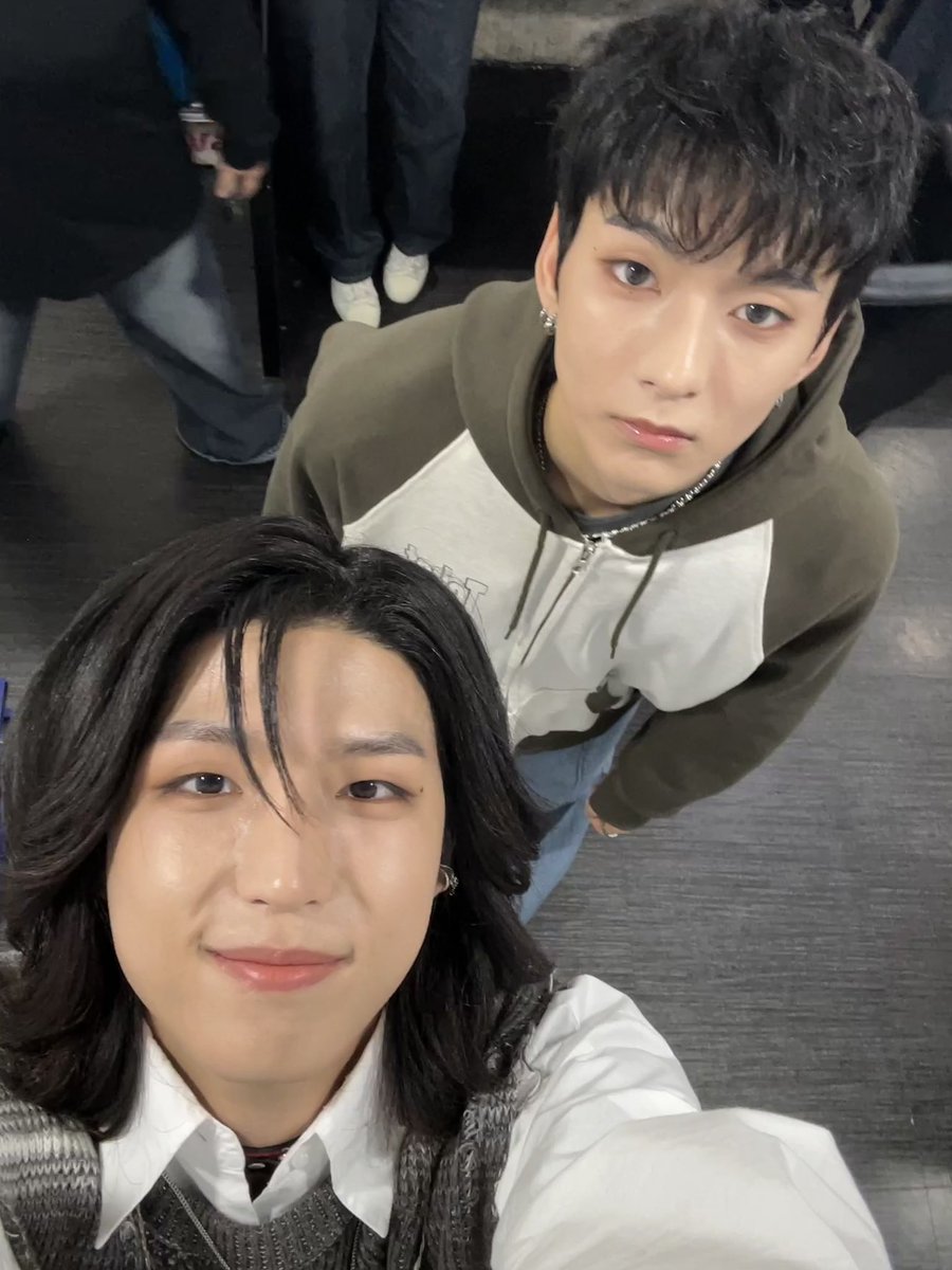 XH_official's tweet photo. 많은 이들에게 행복을 주는 오드씨 본인도 정말정말 행복하게 살면서 우리도 오래오래 행복합시다!!

#XdinaryHeroes #엑스디너리히어로즈 #엑디즈 #빌런즈 #Villains #JunHan #준한 #주난 #오사내사_내사랑_오드 https://t.co/pEeQGZlKp7
