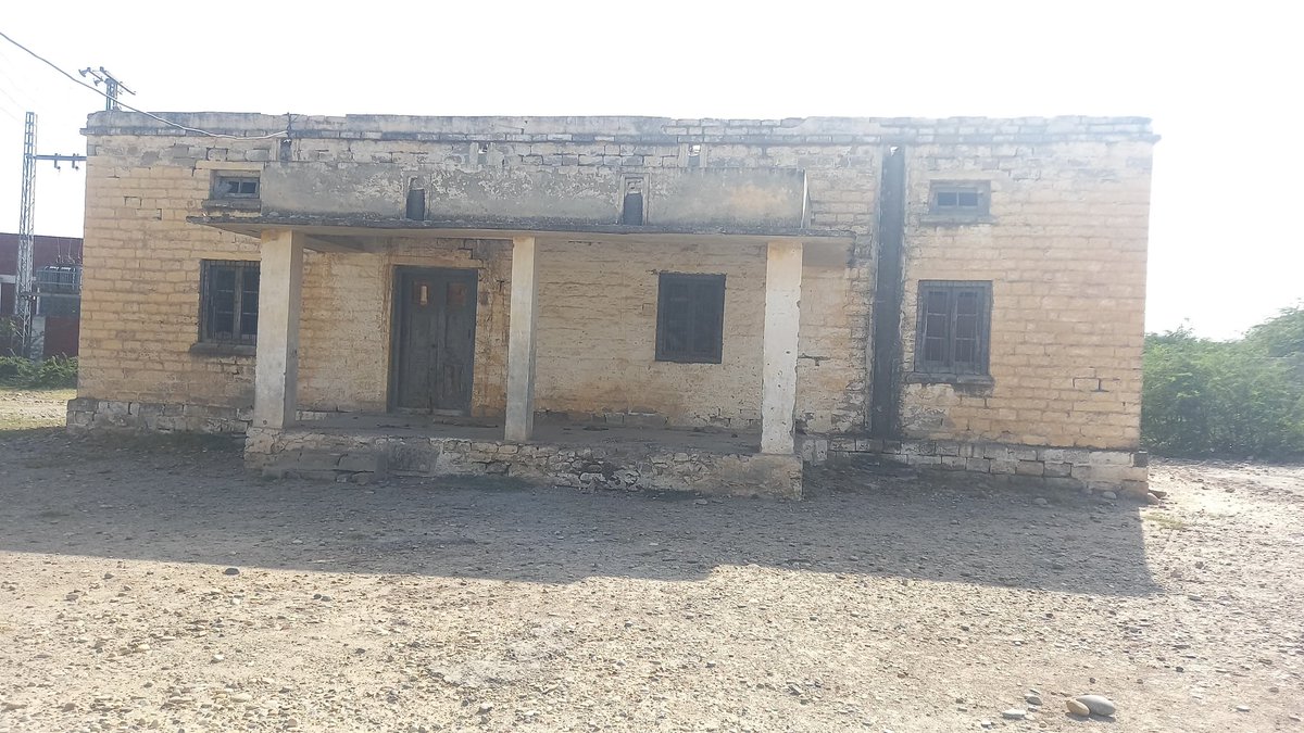 amsajid80's tweet photo. Can somebody tell Madam CM @MaryamNSharif that this is also state of health facility in a far flung village #Makhadsharif of District Attock in her province for thousands of inhabitants. https://t.co/ysdcElf2xF