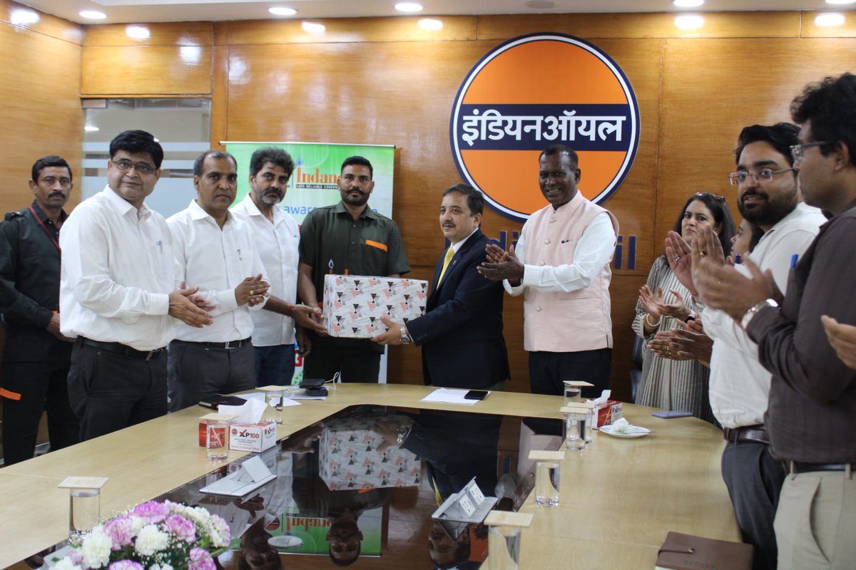 IOCL_UPSO-2 (@ioclupso2) on Twitter photo World LPG celebration <a href="/ioclupso2/">IOCL_UPSO-2</a> under the able leadership of ED&SH Sh <a href="/HemantIoc/">Hemant Rathore</a> & CGM LPG Sh R Rajendran with all stakeholders in line with d core values of Nation First, Care, passion, Trust.
We are committed to safety of our customers. <a href="/ChairmanIOCL/">ChairmanIOC</a> <a href="/DirMktg_iocl/">Director (Marketing), IndianOil</a> #IndianOil World LPG celebration <a href="/ioclupso2/">IOCL_UPSO-2</a> under the able leadership of ED&SH Sh <a href="/HemantIoc/">Hemant Rathore</a> & CGM LPG Sh R Rajendran with all stakeholders in line with d core values of Nation First, Care, passion, Trust.
We are committed to safety of our customers. <a href="/ChairmanIOCL/">ChairmanIOC</a> <a href="/DirMktg_iocl/">Director (Marketing), IndianOil</a> #IndianOil