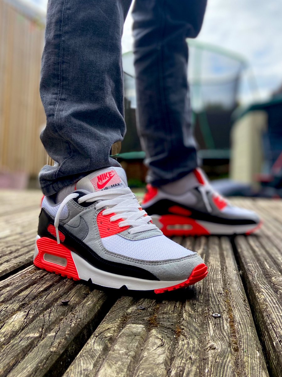 KOTD - ITS MY #birthday so the only kicks I want to wear is my NIKE Air max  90 INFRARED 🔥🔥#airmax90 #AirMax90s #airmaxGang #sneakerhead #sneakers  #sneakeraddict #SneakerScouts #sneakerwars #sneakercollection #SNKRS  #snkrsliveheatingup #SNKRSKickCheck ..., image size:899x1200