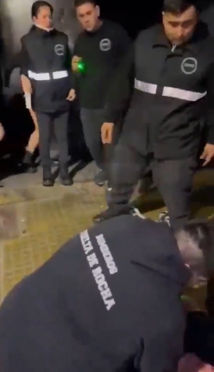 doporepite's tweet photo. @mauroszeta En una de esas el láser lo revive https://t.co/OIWQUDAvfq