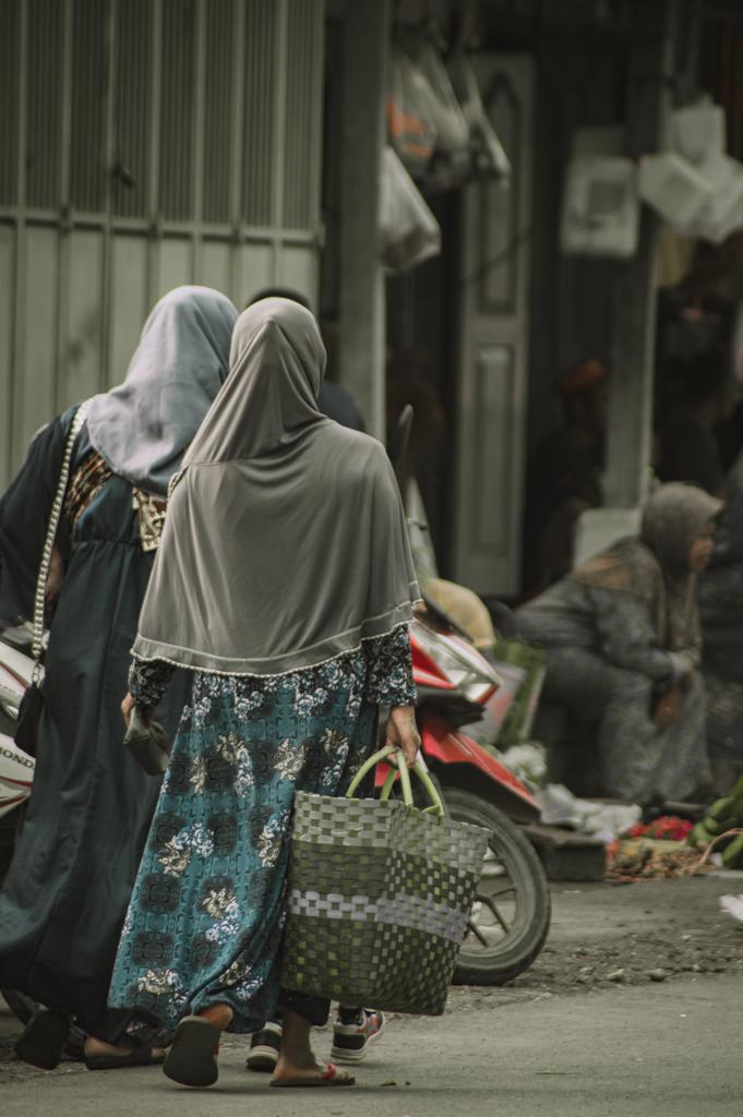 Manasin mesin kamera yang udah agak berumur.

📸 Nikon D3200 + Tamron 70 - 300
⚙️ Edit lightroom