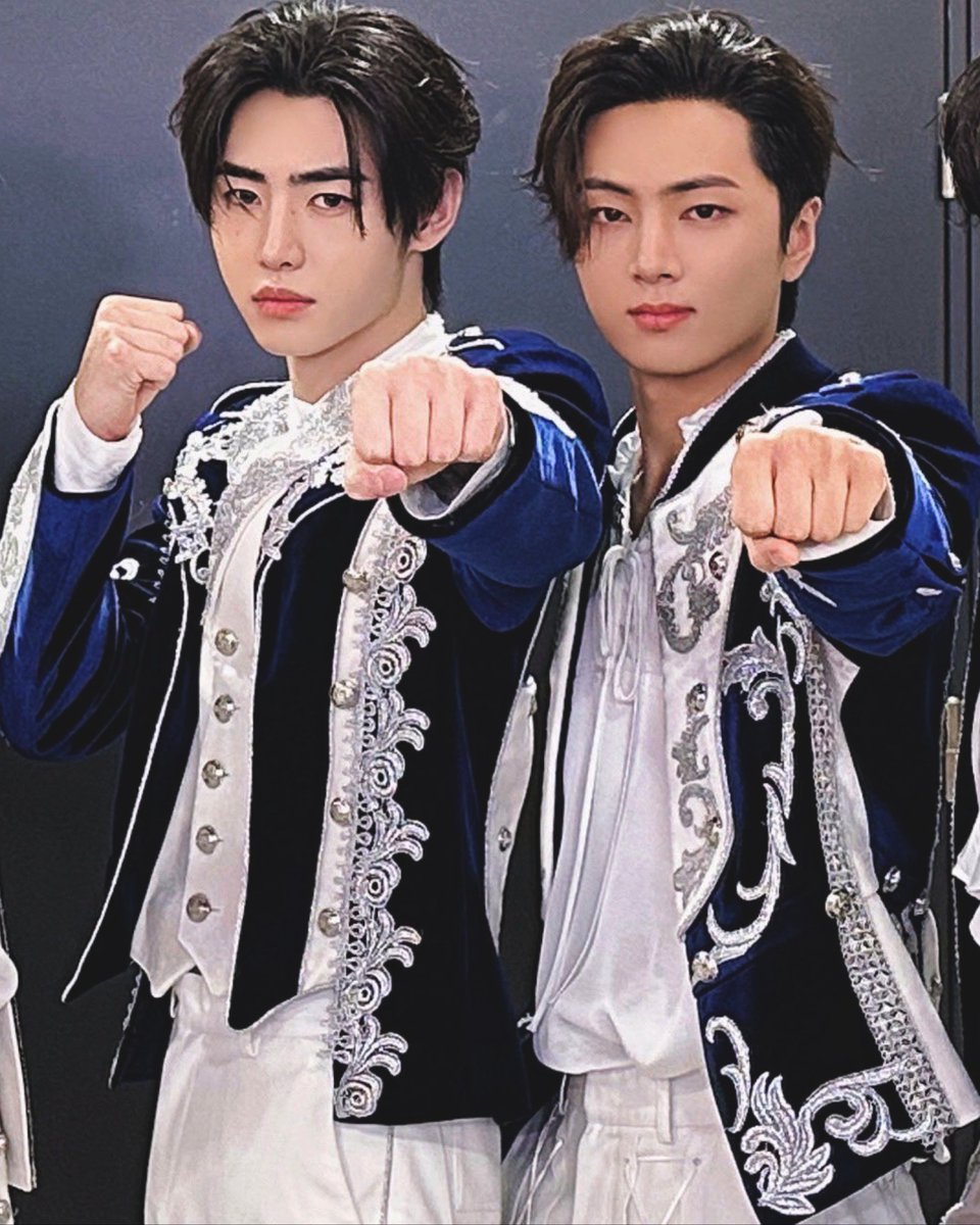 jayhoonsgf's tweet photo. 🖤🤍 https://t.co/w0S7hwI7JL