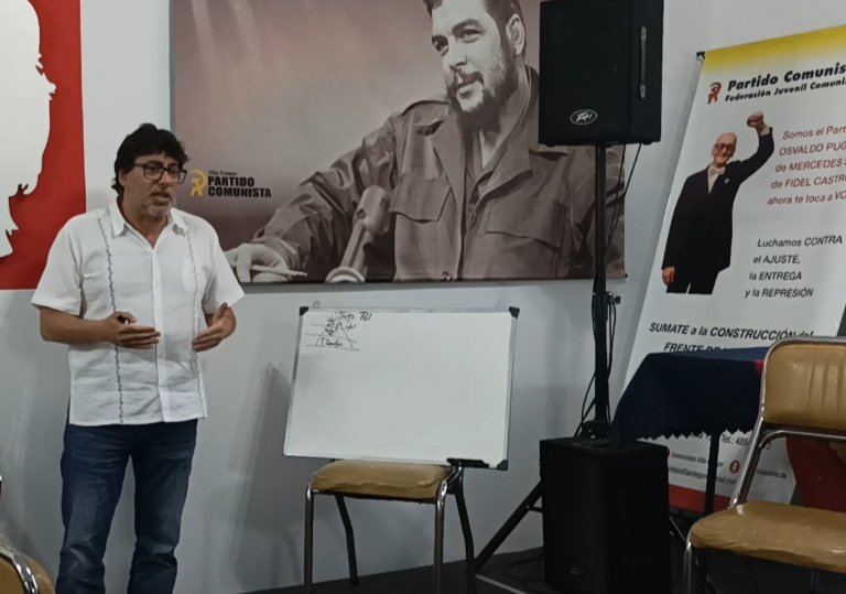 Desde el Partido Comunista del barrio de Villa Crespo, Buenos Aires, manifestamos nuestra solidaridad con el compañero Daniel Jadue, víctima de persecución por su militancia en favor del pueblo y pedimos por el fin a su injusto encarcelamiento.