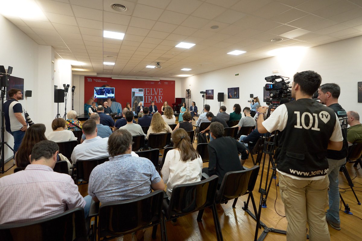 Una magnífica mañana casi primaveral nos ha acompañado en la presentación de #Nabucco a los medios. 🌸

¡Solo faltan dos días para el estreno! 

➡️ Últimas entradas a la venta en teatrodelamaestranza.es