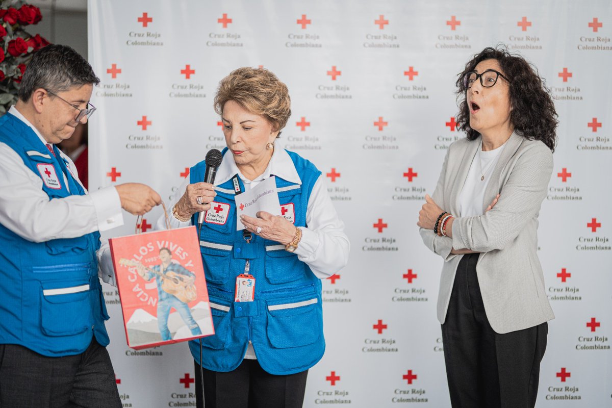 cruzrojacol's tweet photo. 👏🏼 A esta hora damos la bienvenida a la Presidenta de la @CruzRojaEsp , María del Mar Pageo. 

Nos complace recibirla en su primer viaje a una Sociedad Nacional junto con su equipo:
✅ Dra. Asunción Montero
✅Dra. María Ángeles Cacereño
✅Dra. Julia Pastor

Hilo {1-3} https://t.co/vfWY5RjTuE