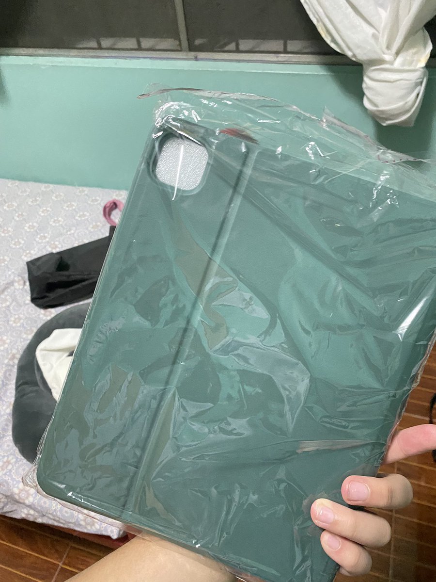 imchingu_'s tweet image. I&apos;m selling ipad pro 11 CASING with bluetooth keyboard. Opened it for verification + never been used. 
Rfs: Maling unit ng case ang nabili

#wtsph 
#forsaleph 
#bilhinniyona