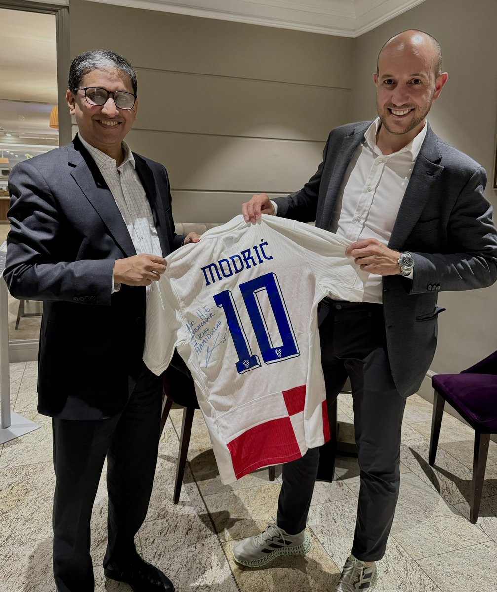 hamidullah_riaz's tweet photo. In #Zagreb, discussed with Jurica Barac how iconic 🇭🇷 #Soccer player @lukamodric10 can connect ⚽️ crazy 170 mln in #Bangladesh and 3.5 mln in #Croatia. Struck to learn how Luka regards Bangladesh - he knows of a 🇧🇩family whose WiFi password at home is 'LukaModric'! So many more in Bangladesh adore him, quietly. 
Humbled to learn how Luka began as a refugee and made it to the top yet walks with humility and stands as a darling to millions beyond Croatia. 
Thank you, Luka, for the signed jersey! Look forward to materialise something 'big',  FOOTBALL FOR 🇧🇩🇭🇷 FRIENDSHIP.
@MVEP_hr @realmadrid @bff_football #FootBall