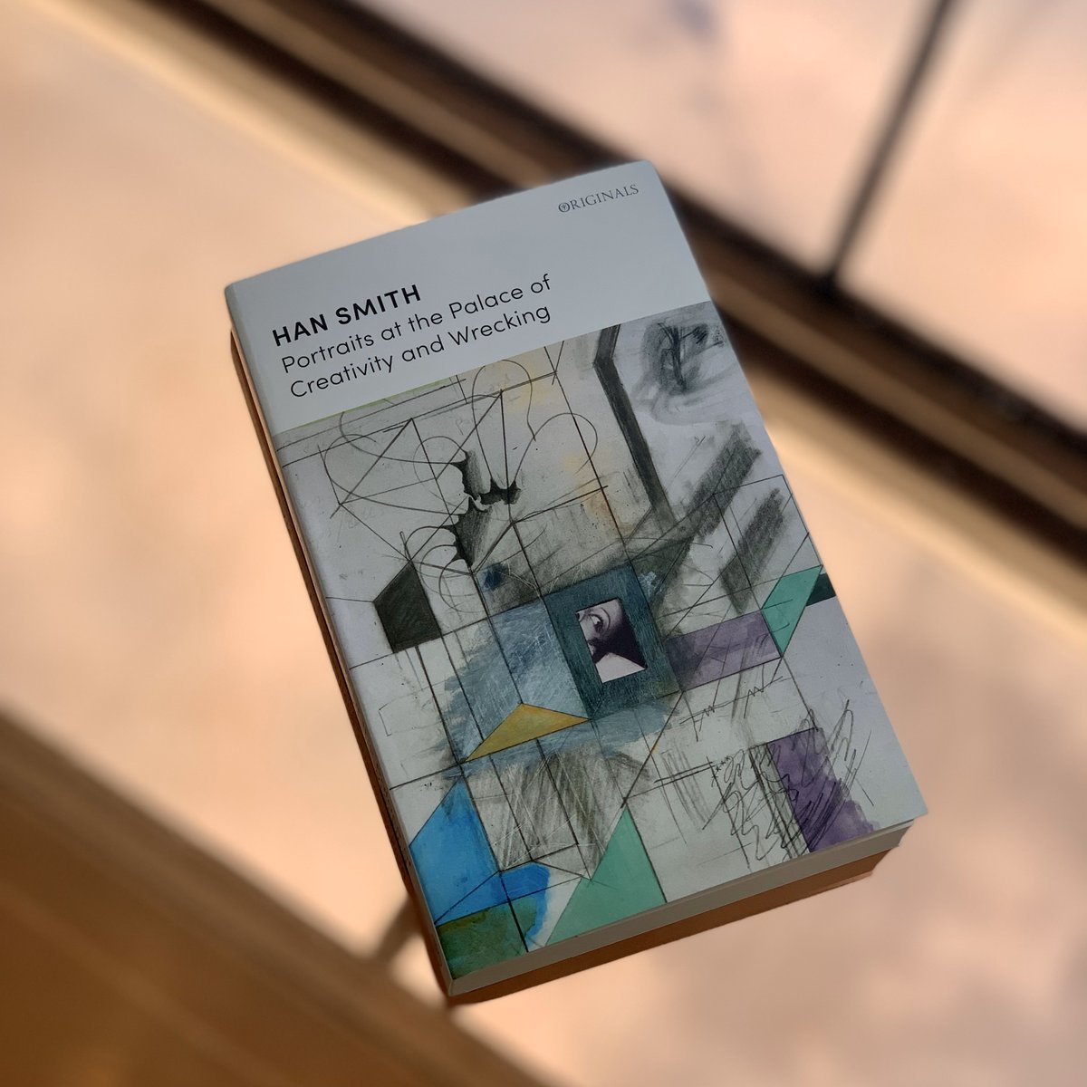 Han_Smiff's tweet image. &apos;A singular and thrilling debut&apos; @AMcMillanPoet 

&apos;Strange, intriguing... exhilarating&apos; - Camilla Grudova

&apos;Arrests and intrigues... an extraordinary achievement&apos; @AdamZmith 

Huge, huge thanks for these great endorsements for Portraits - out next week!
uk.bookshop.org/p/books/portra…