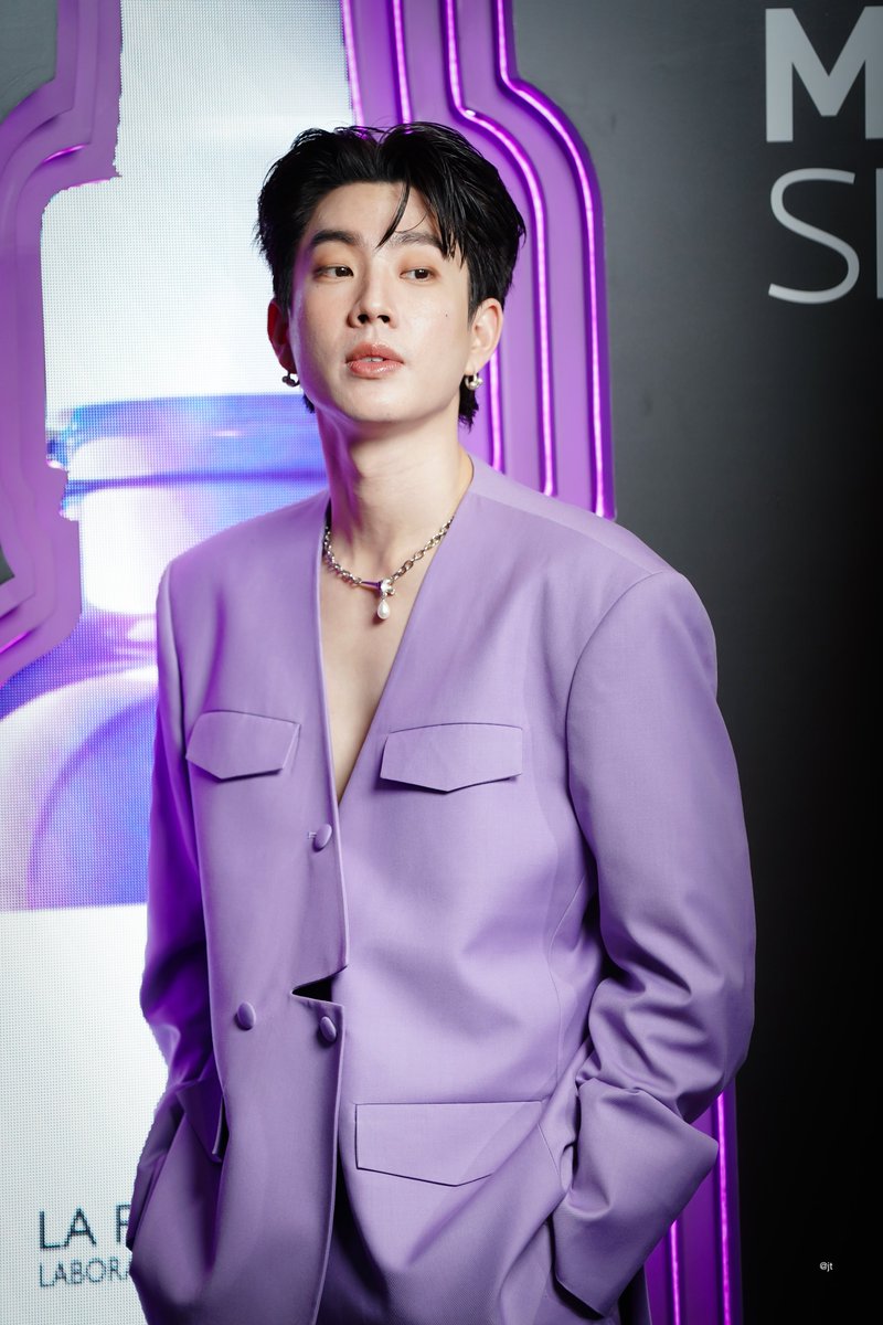 Jetaime_xx4's tweet photo. หล่อเกิ้นนนนนนนน 🔮✨

#OffJumpol 
#LaRochePosayxOffJumpol https://t.co/dT6pV1fYEY