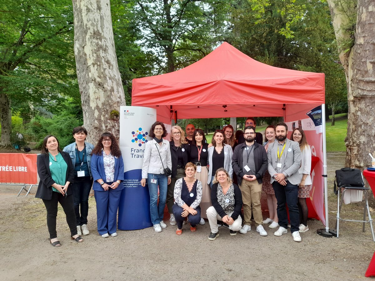 FTravail_OCC's tweet photo. Un public venu nombreux à La Place du #TAF de Carmaux, dans le #Tarn, puisque 416 visiteurs s'y sont déplacés ! Une équipe #FranceTravail bien mobilisée pour accueillir les entreprises et les demandeurs d'emploi. @LaurentPAUL_Occ https://t.co/dVCqfx5UN3