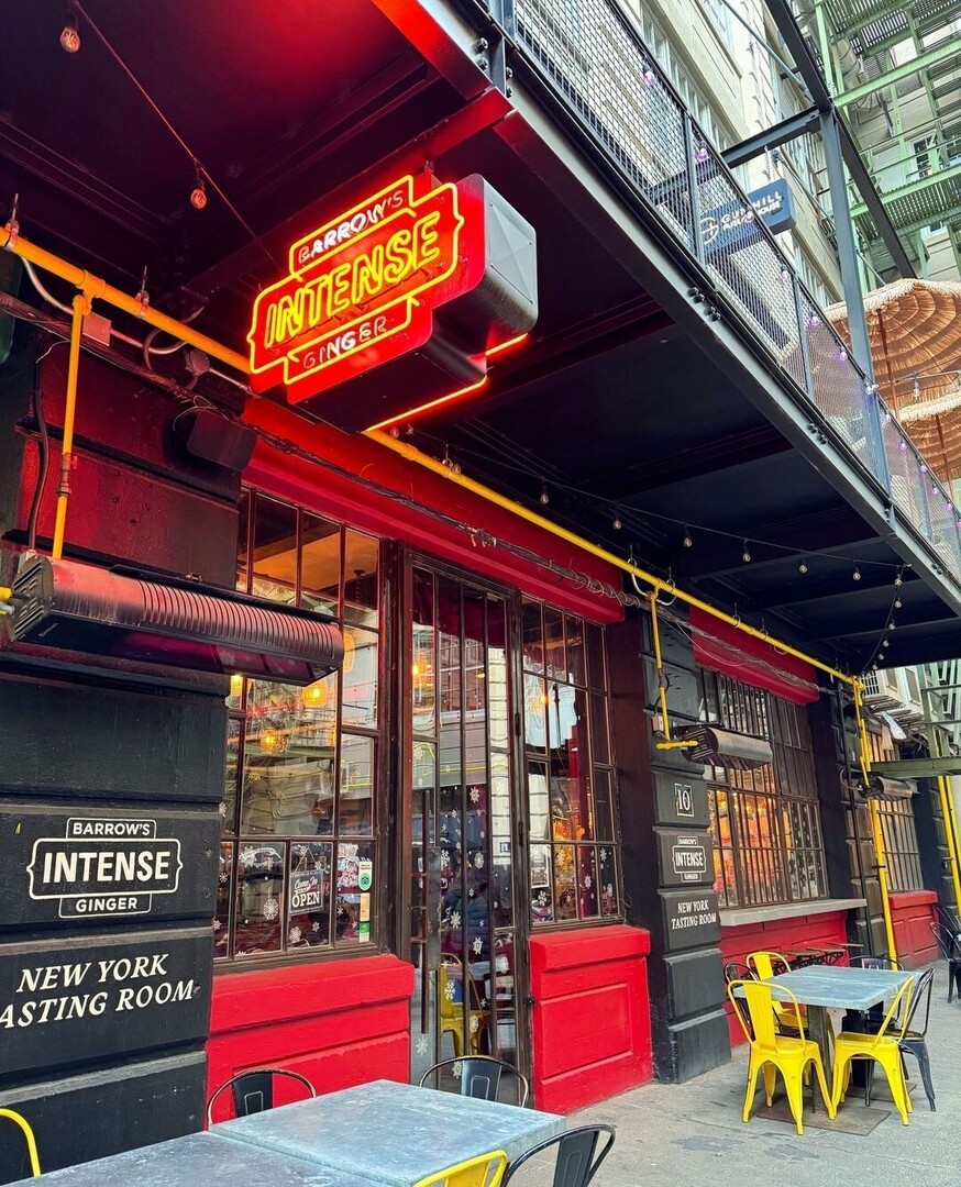 Enjoy Day 1 of @barconventbrooklyn! ⁠
Here’s the schedule for TUESDAY, 6/11:⁠
⁠
11am-7pm⁠
🧳 Bag Check - If you’re flying in or out on the day of BCB, check your bag at the lounge and go enjoy the show! ⁠
⁠
12:30-5:30pm⁠
💆‍♀️Free chair massages with… instagr.am/p/C8FH_SoM5-E/
