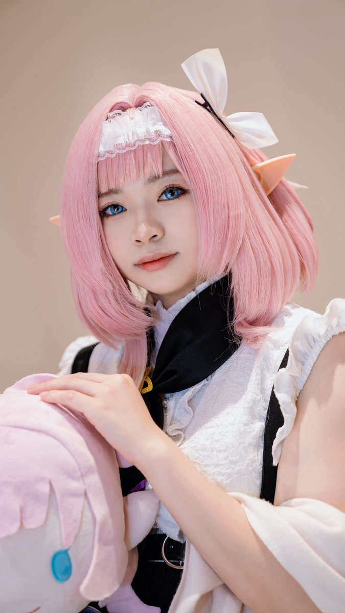SumihyunMo's tweet photo. 是愛莉希��哦~
#cosplay #崩壞三 #愛莉希雅 https://t.co/ZzFq9DKT11