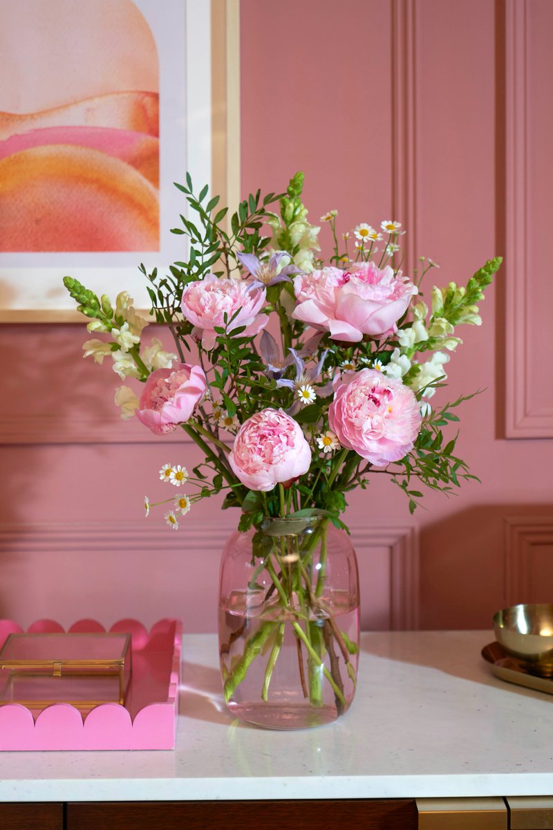 Tag someone who you'd send our Estera to 💐💌