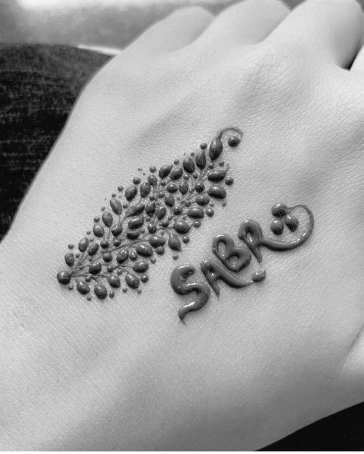 منفی سوچ رکھنے والوں کو آپ جتنا کم جواب دیں گے 
آپکی زندگی میں سکون اتنا زیادہ ہو گا۔۔