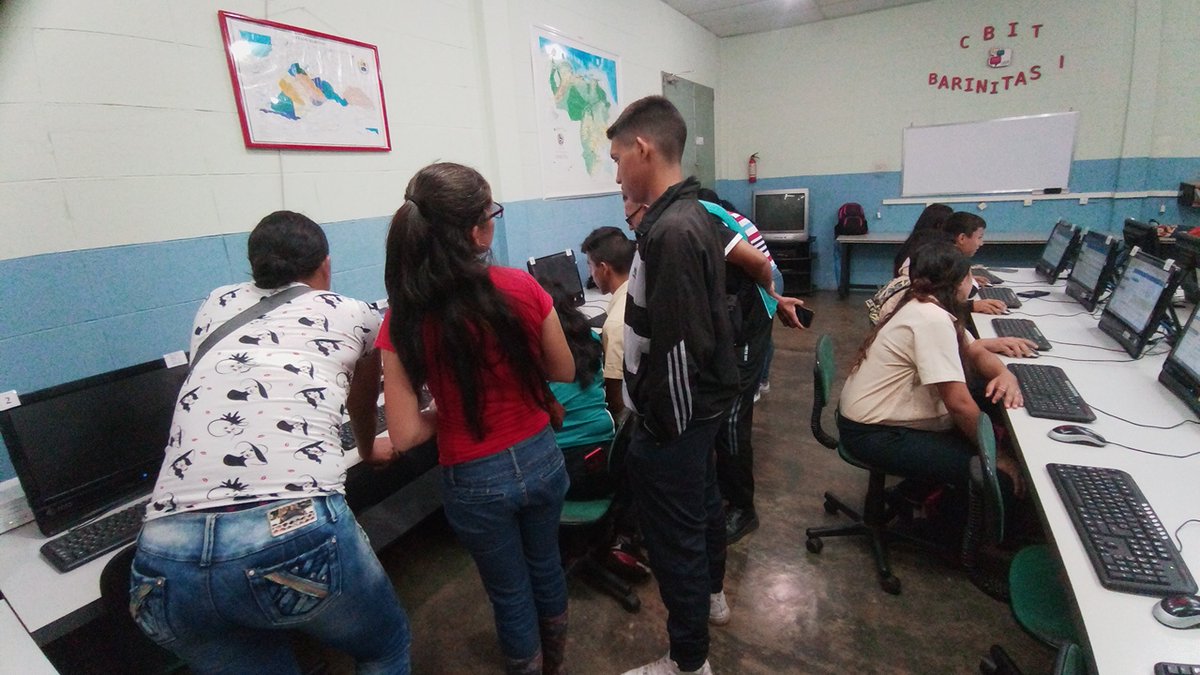 SNI Opsu, Junio, 11/ 2024. Estudiantes de  5to. Año, U.E. "Simón Rodríguez" de Santa Cruz. Parroquia Barinitas Mcpio. Bolívar  #SomosFundabit
<a href="/NicolasMaduro/">Nicolás Maduro</a>
<a href="/_LaAvanzadora/">Yelitze Santaella</a>
<a href="/Fundabit_/">FundabitOficial</a>
@MPPEDUCACION
<a href="/JackiePSUV/">Jacqueline Faria</a>
<a href="/CDCEBarinas/">CDCE Barinas</a>