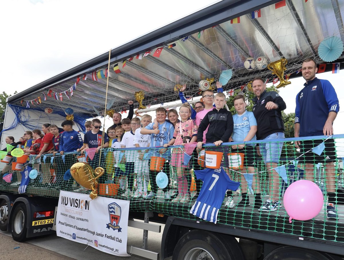 BoroughJfc's tweet photo. Boro Juniors had their first Carnival Float thanks to @NuVisionLtd 💙🚛🎉 They won the chairman’s 1st place and Mayors 3rd overall 🏆 Fantastic results and an outstanding effort from all involved. So much happening for the Juniors next season! #uptbeboro 💙 https://t.co/LNI0kT08Vd