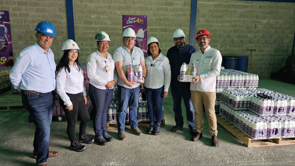PrensaPequiven's tweet photo. 📍Pequiven, a través de la Unidad de Negocios de Productos Industriales, realizó acercamiento comercial y asesoría técnica a Hipocloven, C.A., empresa dedicada a la fabricación de hipoclorito de sodio a nivel industrial y productos de limpieza a granel como productos terminados. https://t.co/vQ06JGGIvw