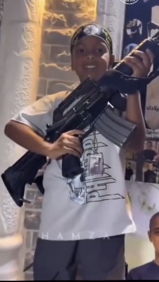 lucemveritatis's tweet photo. @MuhammadSmiry CHILDREN CHILDREN USED BY HAMAS PIJ ETC https://t.co/tG8HOCOU2S