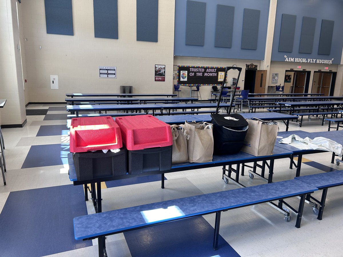 DeanYoder3's tweet photo. For our 6th year in row, we are providing lunches to students in the Fair Oaks area - Monday through Friday through June &amp; July. “Aim High, Fly Higher!”@CobbSchools @CobbTitleONE https://t.co/hTR5P3UHSV