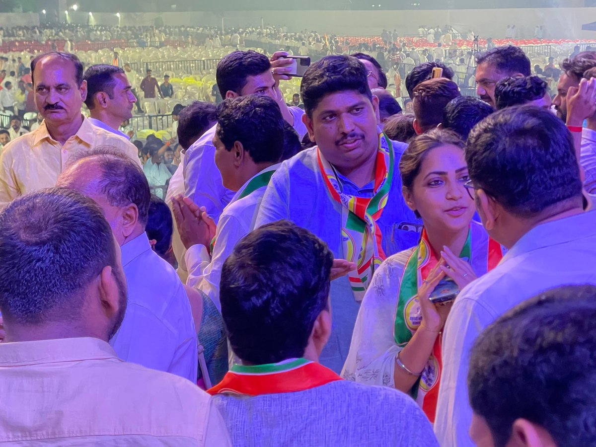 TwiinkleParmaar's tweet photo. #10June2024 २५ वर्ष स्वाभिमानाचे #Ncp @PawarSpeaks रौप्य महोत्सवी वर्ष #अहिल्यानगर 
.
.
.
@Jayant_R_Patil 
@supriya_sule
@RRPSpeaks 
@MahebubShaikh20 
@advnileshbhosle 
@HindalekarAmit 
@sachinnarkar5 https://t.co/VBlJFXxnAV