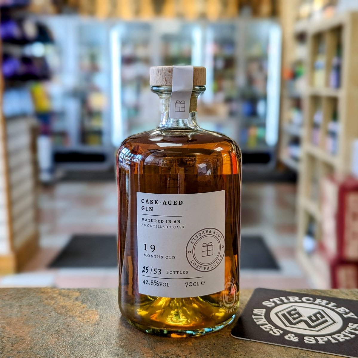 StirchleyWines's tweet photo. We've found the newest release from Lost Pacels... 

📦 Cask-Aged Gin matured in an Amontillado cask for 19 months

Beers | Ciders | Wines | Spirits
#VivaStirchley #VivaBrum #ShopIndependent #NotJustBeer #FathersDayGiftIdeas https://t.co/HfVEZ4ojIg
