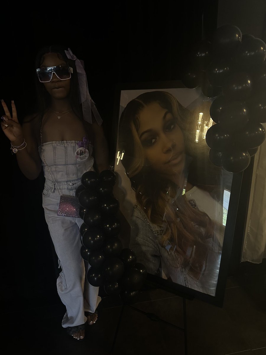 zylxoo's tweet photo. No doubt we got you taytay.💯💜 https://t.co/mdD3mzA9zj