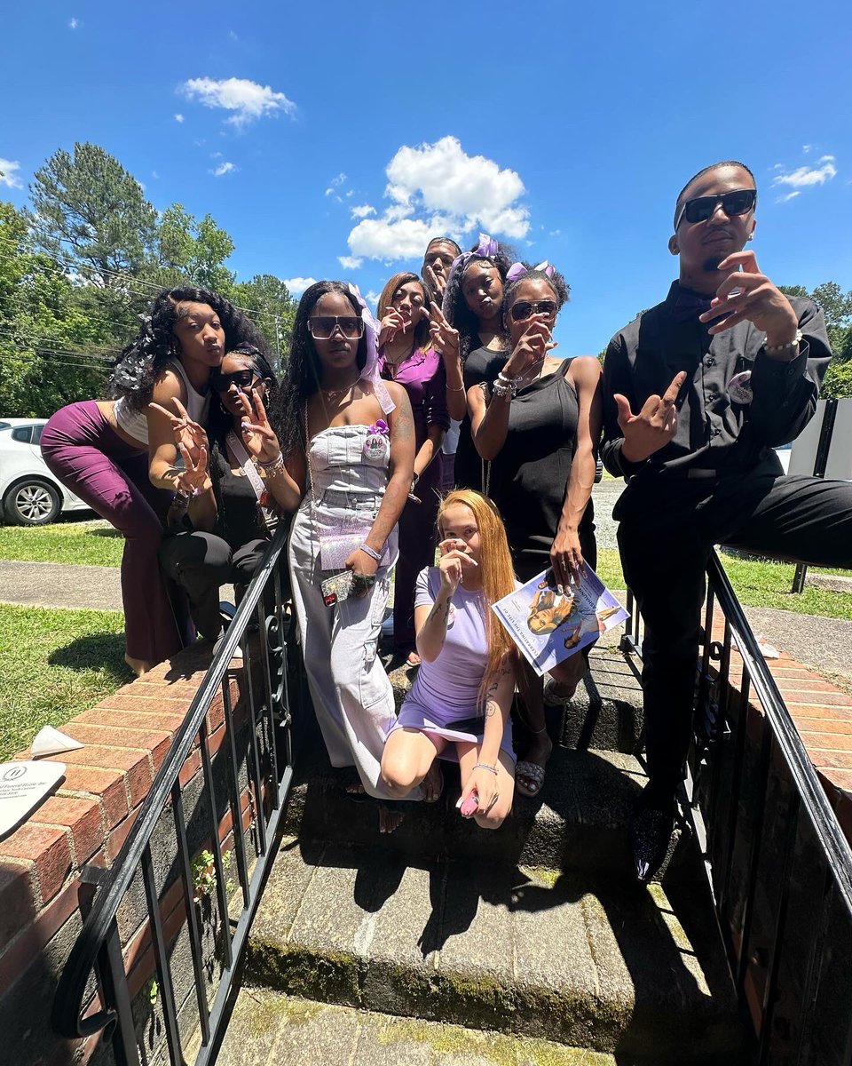 zylxoo's tweet photo. No doubt we got you taytay.💯💜 https://t.co/mdD3mzA9zj
