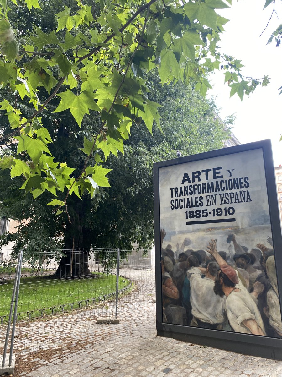flores_crespo's tweet photo. El @museodelprado aloja la exposición Arte y Transformaciones Sociales en España (1885-1910) que hace pensar si las interpretaciones de los curadores son las mismas de los artistas . Ante "tonos cetrinos que subrayan la pobreza", es notable el contraste de colores #artesocial https://t.co/Ky8wZFiKIK