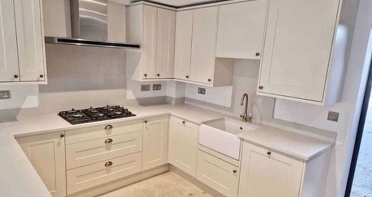 CarpentrySvc's tweet photo. We are pleased to share this kitchen project which is now close to the finish line. Our team have been working hard at this bespoke property near Romford in Essex. 

Well done to everyone who completed this to an extremely high specification. 
.
.
.
#bespokebuild https://t.co/gf55Ge88Ge