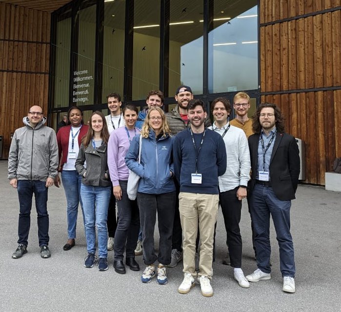 piel_lab's tweet image. We are having a great time being @ETH_DBIOL symposium in #Davos again. Listening to fantastic talks, discussing science on posters and of course socializing with peers.