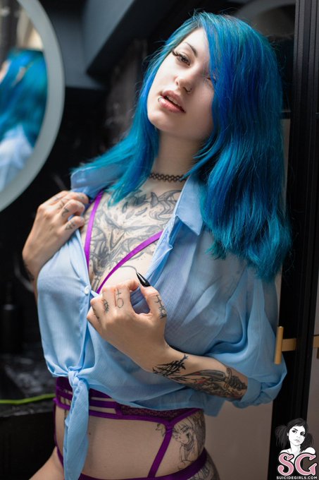 "Agua de Rosas" 💙💜 es nuevo set de nuestra querida @gloom_sg  fotografiado por 📷 @minuminula1 ya disponible<a href="/tag/memberreview"class="tags"><span>#memberreview</span></a>
