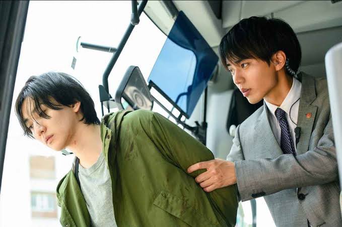 t_k_tomato's tweet photo. まって今気づいたんやけどさ、2023年の6/11に清水拓海で逮捕されて、2024年の6/11に渋谷大海で逮捕されてる京本大我何者？ https://t.co/ViV3pyVMZR