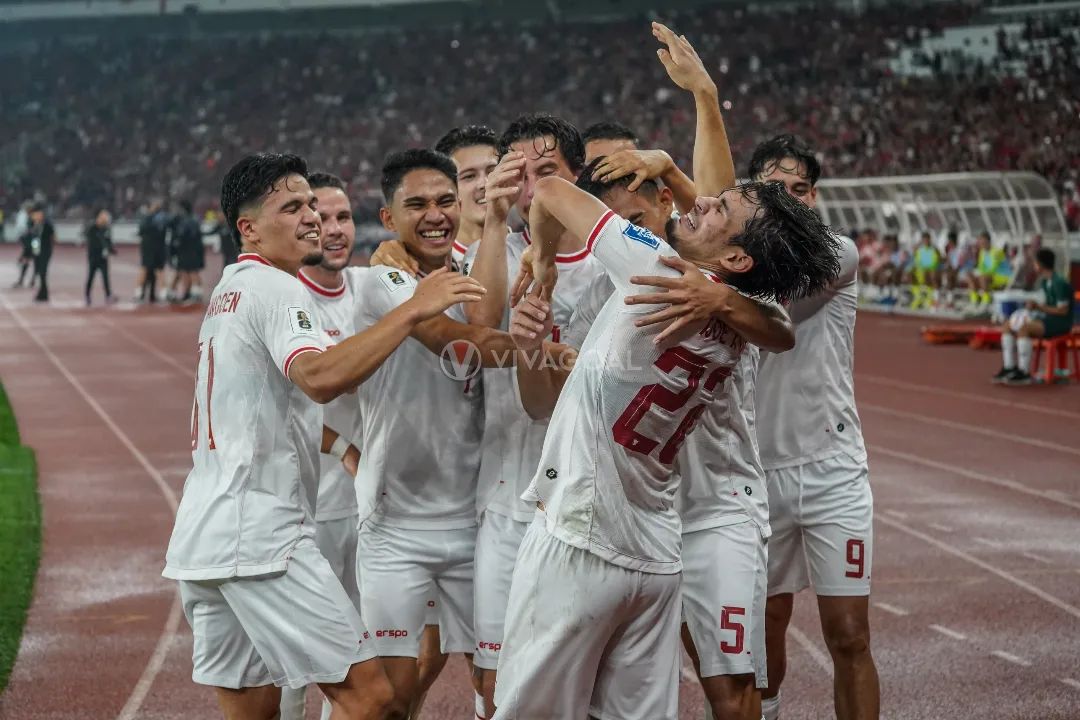 THIS IS OUR TEAM THIS IS INDONESIA BROOOOO🦅🦅🦅 

such a heartwarming photos🥺

cr: vivagoal