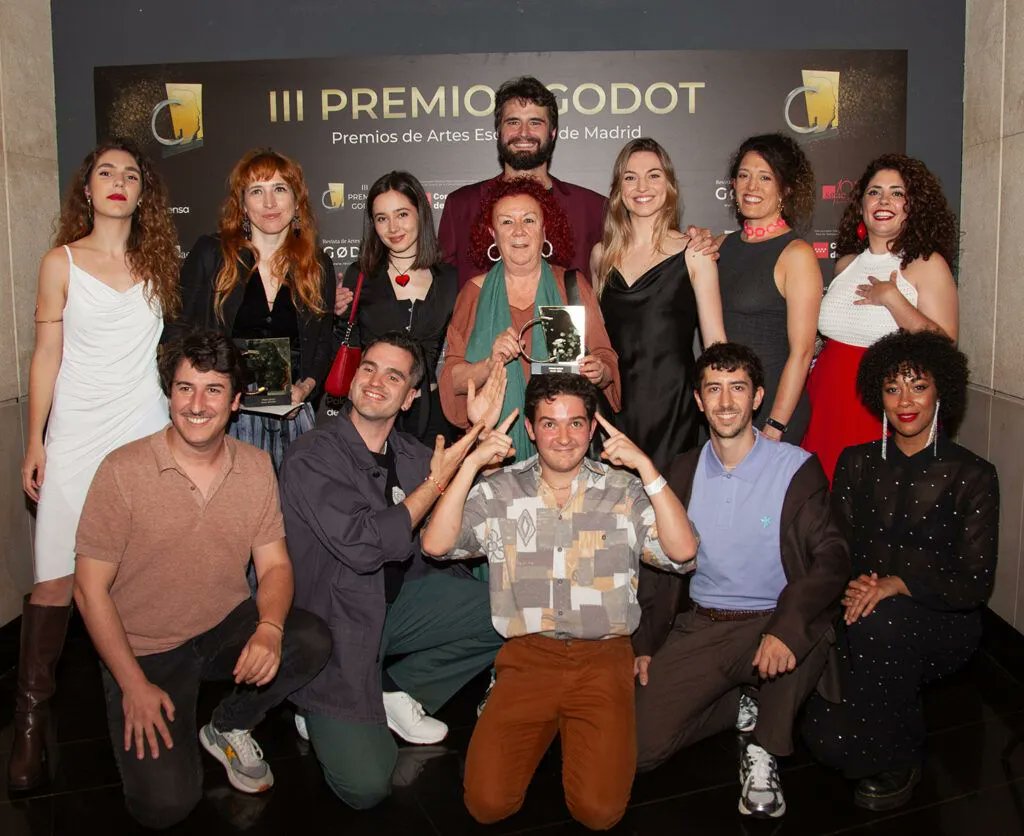 RevistaGodot's tweet photo. ❕ ¡Ayer tuvo lugar la III ed. de los #PremiosGodot! Una noche llena de magia en la que los profesionales y medios nos juntamos para celebrar el enorme talento y el gran amor que tenemos en nuestro país por las artes escénicas.

¡Toda la info aquí! ✨👇🏻
https://t.co/YAbiu1hjyv https://t.co/U749UauFer