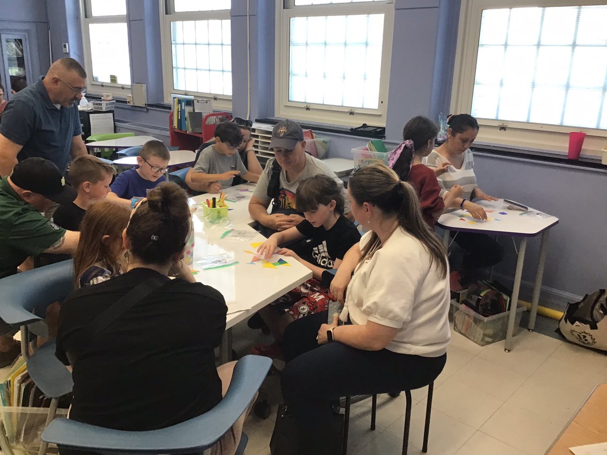Maureenbodson's tweet photo. Parent visitation for the Celebration of Learning was great. Parents and students created objects using Tangrams @Jackson_Ave https://t.co/e8muCTfSYX