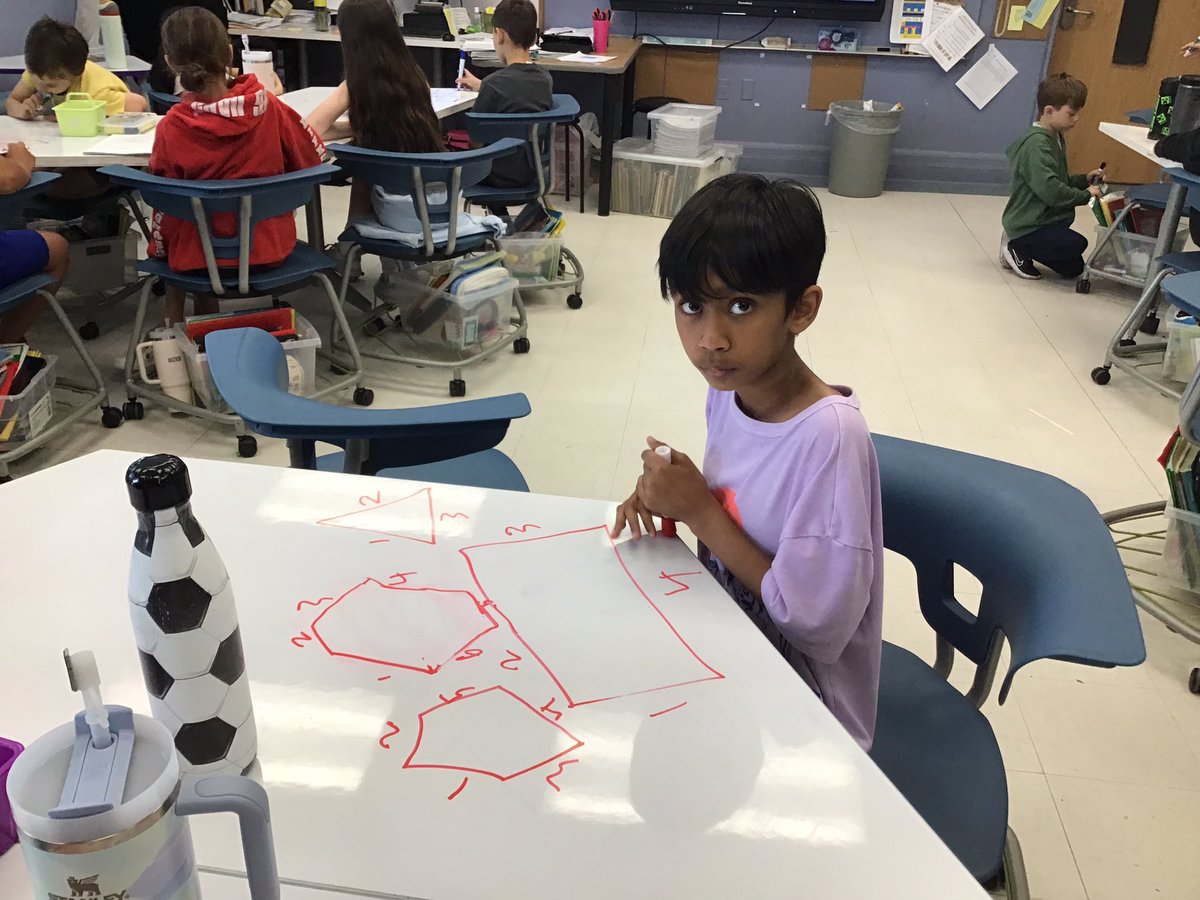 Maureenbodson's tweet photo. Polygons are…..fun @Jackson_Ave https://t.co/XZbofT8eOJ