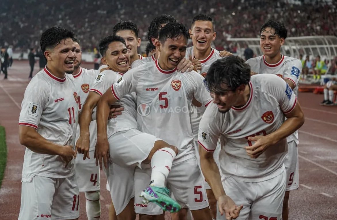 Riweh_Banget's tweet photo. Ketika seluruh pemain selebrasi dan kak Nathan yang diledekin 😭😭😭

makin banyak cegil Nathan abis ini, gapapa yang penting 2 Assist dari Nathan😭🔥

#TimnasDay
Anang Paes https://t.co/QAt6dZKqs3