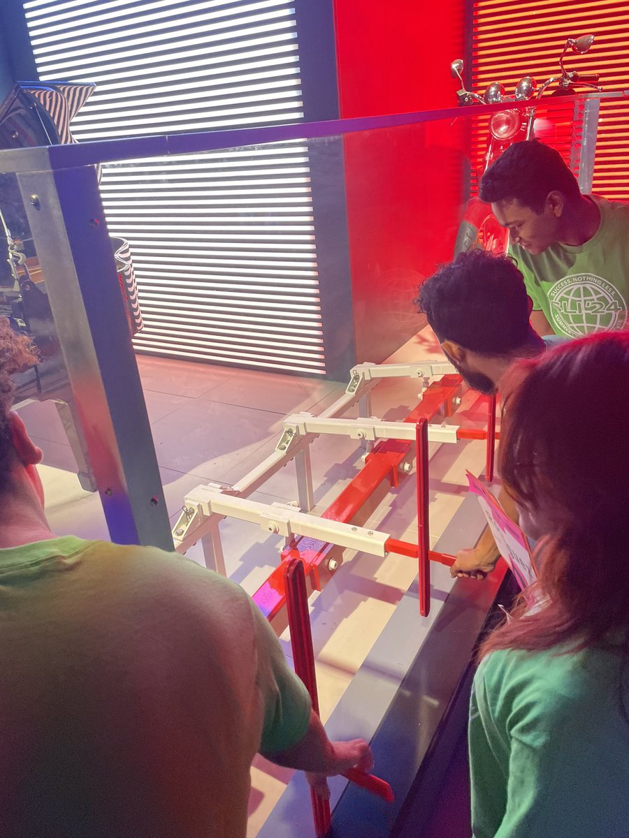 APBlair_'s tweet image. Okay, physics!  Students lifting a grand piano and a motorcycle using simple machines. @SliSummer #SuccessNothingLess