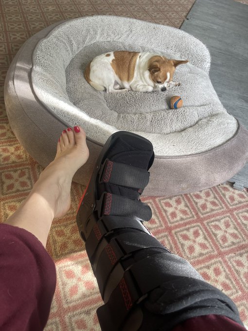 I&rsquo;ve drawn in an ocean of injured foot guys since Sunday. I have now acquired a walker and I&rsquo;m feeling