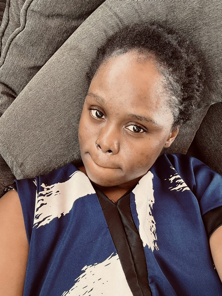 Maddymaznaz's tweet image. Relaxing on my Balcony Healing ❤️‍🩹 #shedding #myprocess #holytrinity with me  hard but worth it . #setapart #isolation #heisintentional