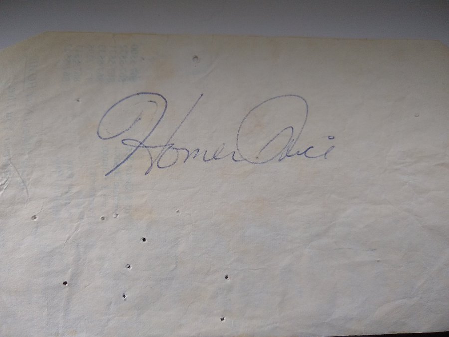 UCNote's tweet photo. My 45-year-old Homer Rice autograph from a trip to @Bengals training camp as a kid.
RIP #HomerRice
#Bearcats #Bengals https://t.co/AmGJ9AXTBV