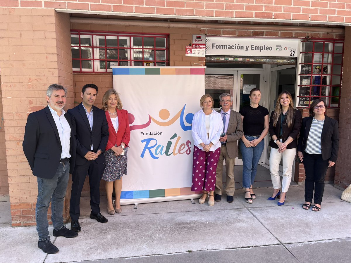 FundacionRailes's tweet photo. Hoy hemos recibido la visita en el Centro de Formación y Empleo de la delegada de Economía de @MADRID, @engra9,  junto a @AniortePepe y @Javier_luengo para conocer el proyecto “Inclusión laboral a través del empleo personalizado” de @PlenaMadrid  y @aempleomadrid . https://t.co/KoB4eEKjBr